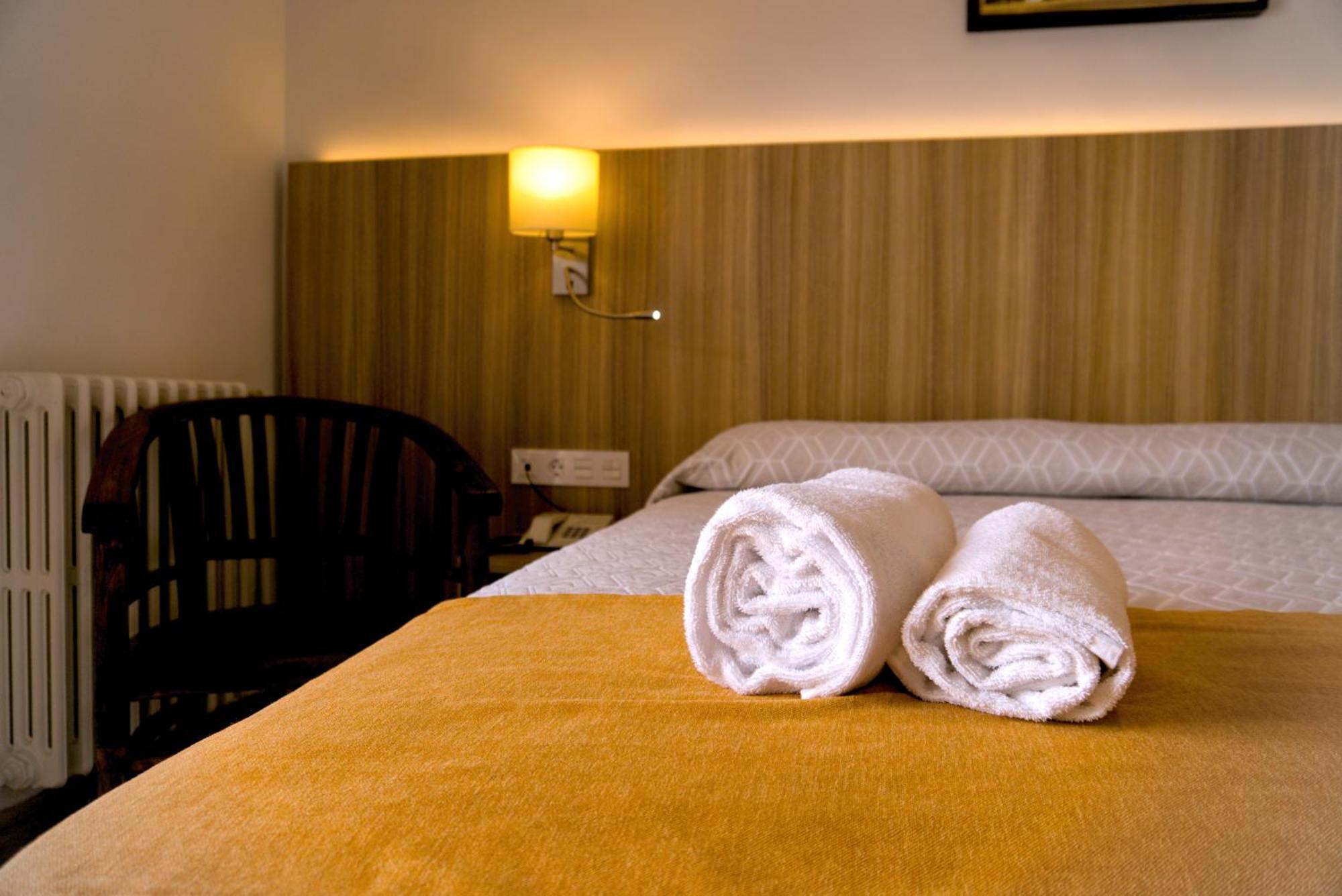 Hotel Boltaña Ordesa Kültér fotó