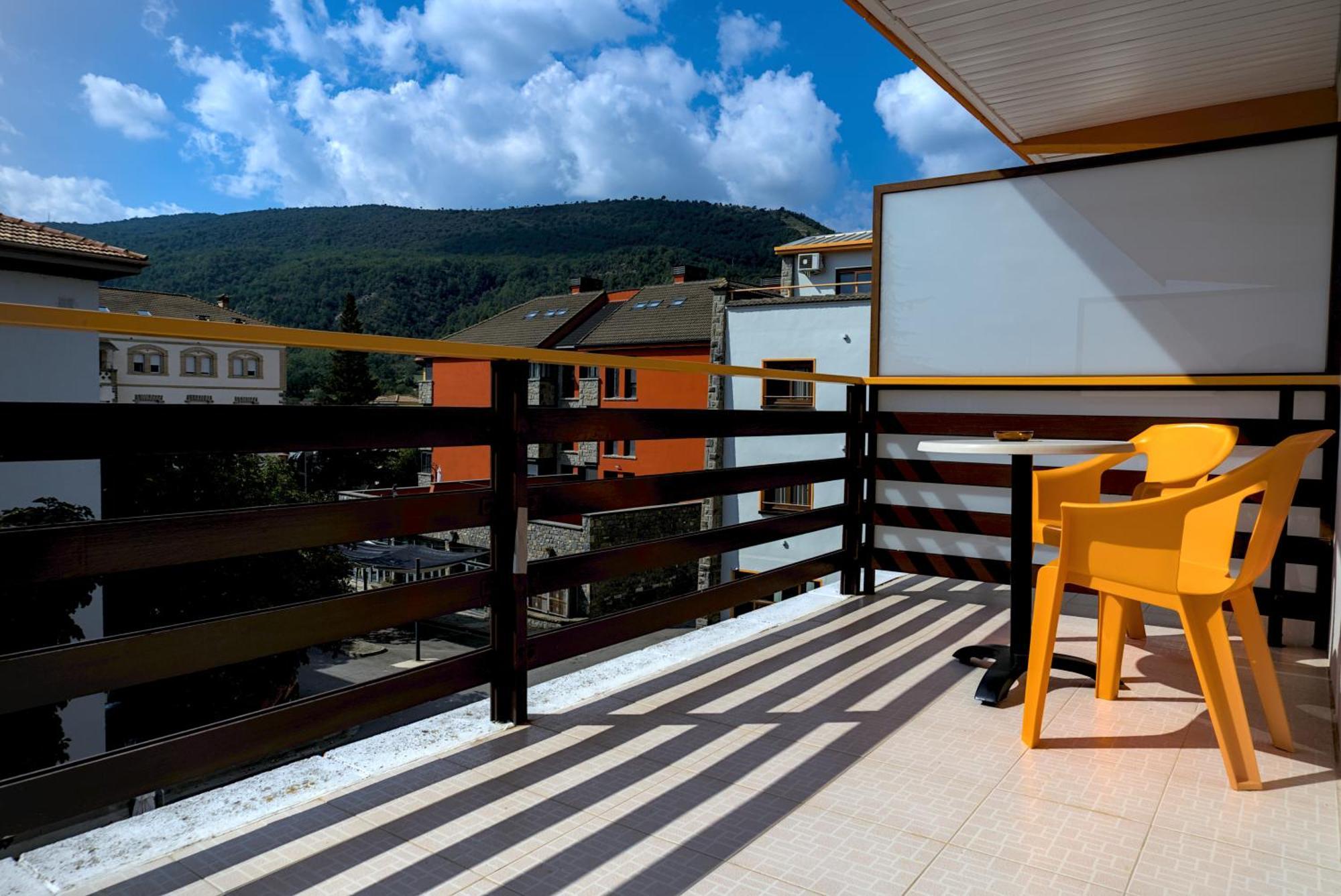 Hotel Boltaña Ordesa Kültér fotó